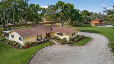 2 beautiful acres of land in Wellington - this concrete block 4 - photo 1