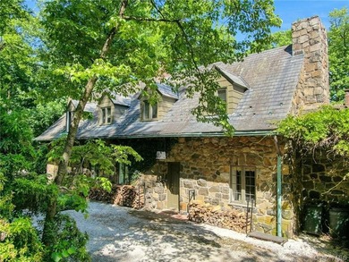 Located in the heart of the Snedens Landing Historic District - photo 2