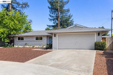 Welcome to 4875 Pepperwood Way, a beautifully refreshed - photo 3