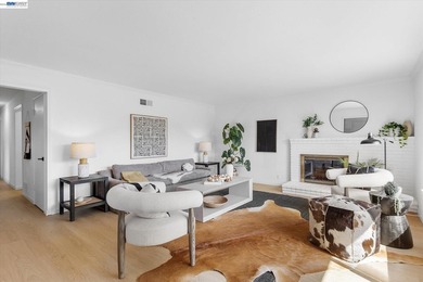Welcome to 4875 Pepperwood Way, a beautifully refreshed - photo 8