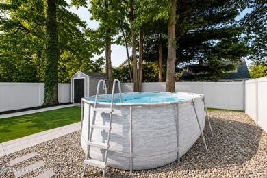 Welcome to your dream home! This beautiful, renovated and - photo 19