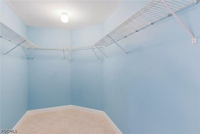 Rarely available 4th-floor penthouse corner unit in the highly - photo 33