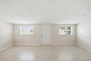 Spacious 3-bedroom, 2-bath CBS home located in a quiet - photo 14