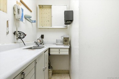 Prime Dental Office Opportunity at the Kennedy House in Forest - photo 16