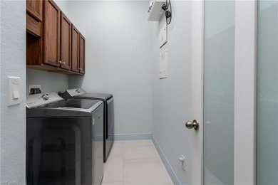 Owner financing with only 40% down!! This house is a MASTER - photo 33