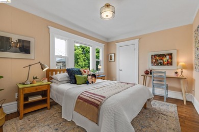 Set in a dynamic, authentically urban pocket, the neighborhood - photo 47