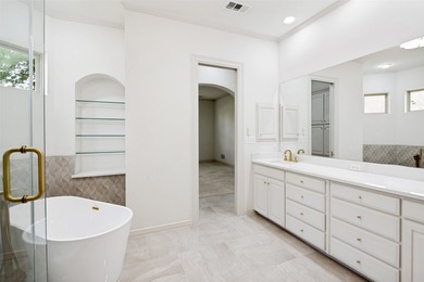 Experience Refined Living in this gorgeous move in ready Home - photo 8