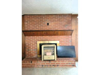 Great opportunity to own a business & live next to it. 3 bedroom - photo 3