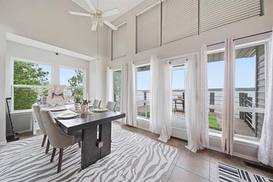Luxury lakefront townhouse in the gated Villas of Lakeland on - photo 12
