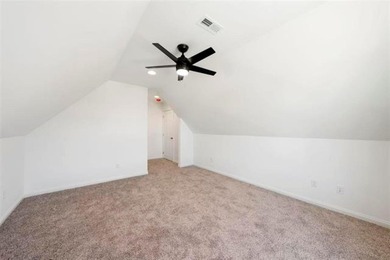 Almost new 4 Bed/ 2.5 Bath home in one of the most desired areas - photo 15