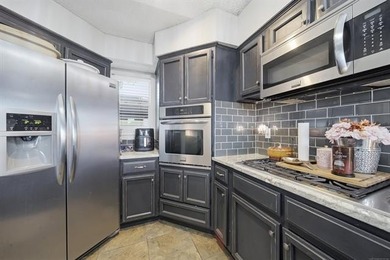 Luxury lakefront townhouse in the gated Villas of Lakeland on - photo 17