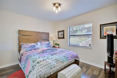 Welcome to this beautifully remodeled 2-bedroom, 2-bathroom - photo 19