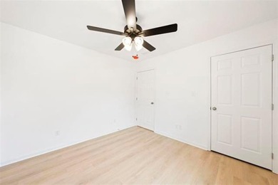 Almost new 4 Bed/ 2.5 Bath home in one of the most desired areas - photo 19