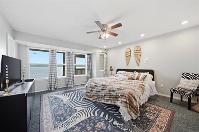 Luxury lakefront townhouse in the gated Villas of Lakeland on - photo 21