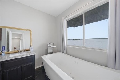 Luxury lakefront townhouse in the gated Villas of Lakeland on - photo 23