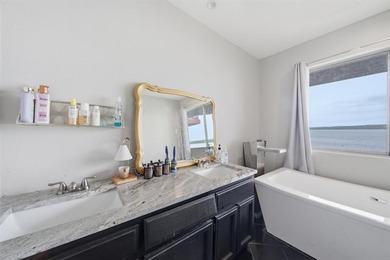 Luxury lakefront townhouse in the gated Villas of Lakeland on - photo 24