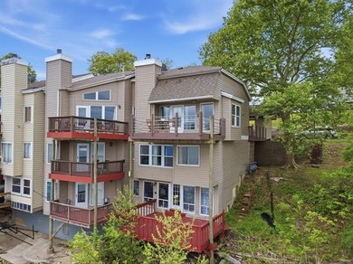 Luxury lakefront townhouse in the gated Villas of Lakeland on - photo 32