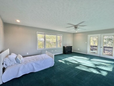 3 bedroom, 3 bath Home and boat slip! You won't find homes like - photo 34