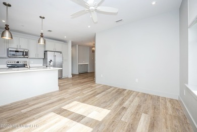 Welcome to luxury-inspired living at Ocean Springs' Inlet - photo 9