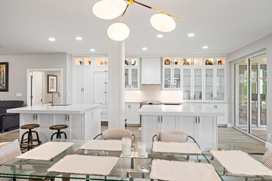 Beautifully renovated contemporary Harbor Home condo offering - photo 3