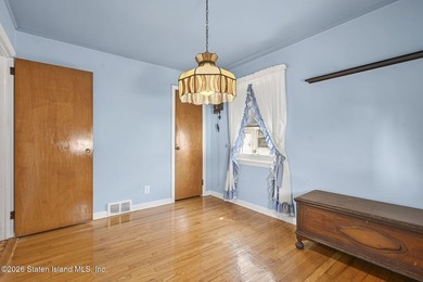 Meticulously maintained Cape Cod on 50 X 100 in the heart of New - photo 13