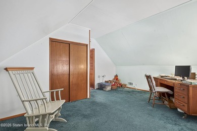 Meticulously maintained Cape Cod on 50 X 100 in the heart of New - photo 15