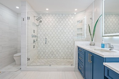 Beautifully renovated contemporary Harbor Home condo offering - photo 9