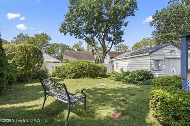 Meticulously maintained Cape Cod on 50 X 100 in the heart of New - photo 21