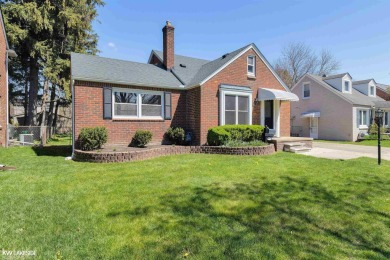 Lake Home Off Market in Grosse Pointe Woods, Michigan