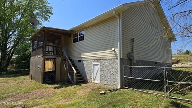 324 Circle R delivers easy living, smart storage, and a - photo 2