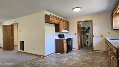 324 Circle R delivers easy living, smart storage, and a - photo 4