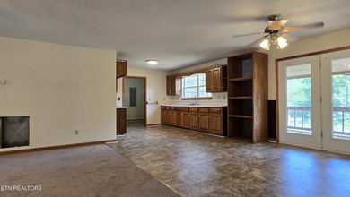 324 Circle R delivers easy living, smart storage, and a - photo 5