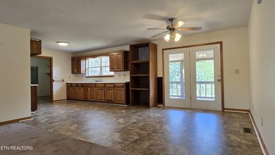 324 Circle R delivers easy living, smart storage, and a - photo 6