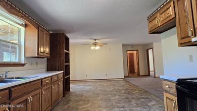 324 Circle R delivers easy living, smart storage, and a - photo 7
