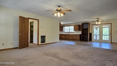 324 Circle R delivers easy living, smart storage, and a - photo 9