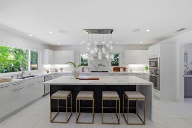 Nestled in the highly sought-after Saratoga Woods neighborhood - photo 12