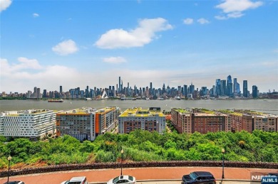 899 Boulevard East 4O