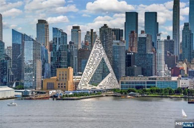 899 Boulevard East 4O