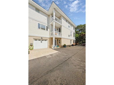 The best of coastal living is less than 2 blocks from the ocean - photo 4