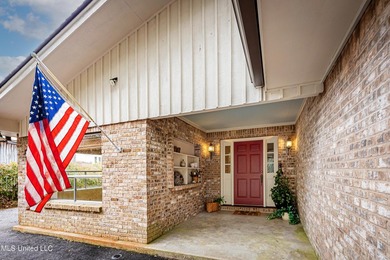 DOWNTOWN OCEAN SPRINGS home with all of the charm and character - photo 7