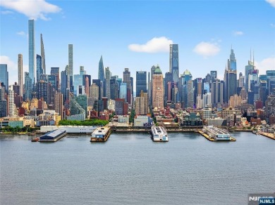 899 Boulevard East 4O