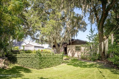 DOWNTOWN OCEAN SPRINGS home with all of the charm and character - photo 10