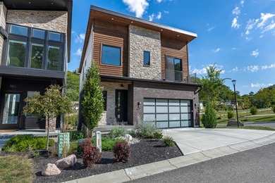 (private lake, pond, creek) Home For Sale in Bellevue Kentucky