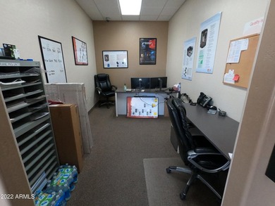 Well maintained and appointed free standing - photo 4