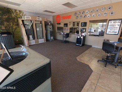 Well maintained and appointed free standing - photo 6