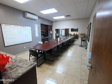 Well maintained and appointed free standing - photo 9