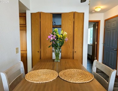 Wake up to sweeping views of the Chetco River, Pacific Ocean and - photo 11