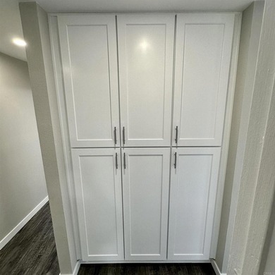 Beautifully updated single-story home: 4 bedrooms, 2 full baths - photo 15