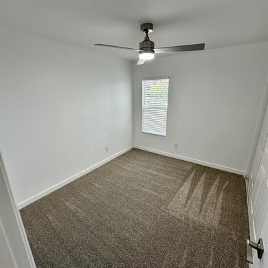 Beautifully updated single-story home: 4 bedrooms, 2 full baths - photo 16