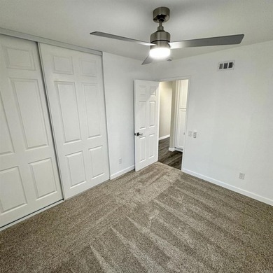 Beautifully updated single-story home: 4 bedrooms, 2 full baths - photo 17